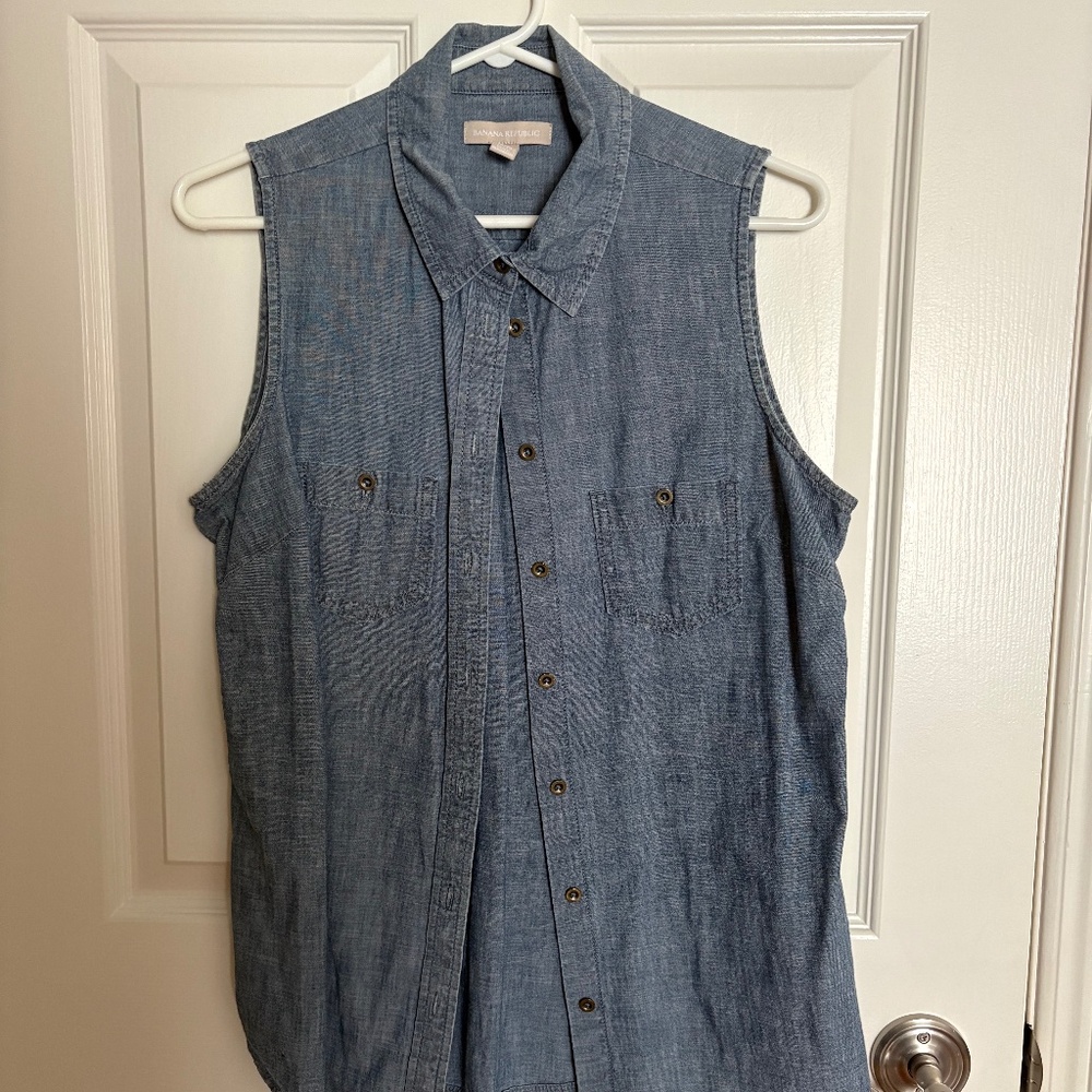 Sleeveless denim blouse!💙